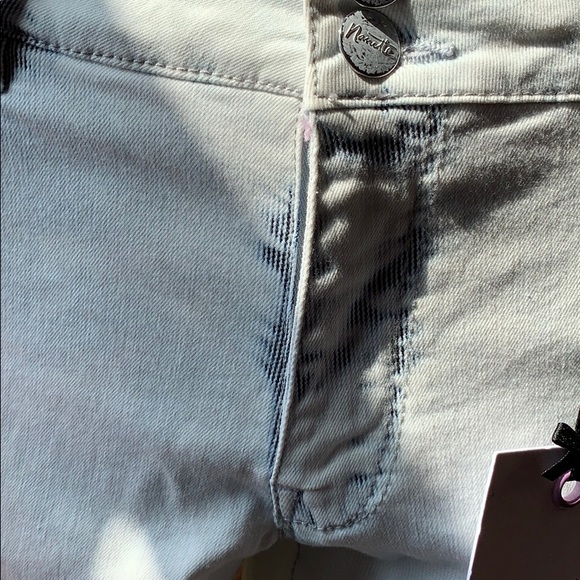 Nanette by Nanette Lepore “Cloud Madison” Capris - Picture 4 of 8